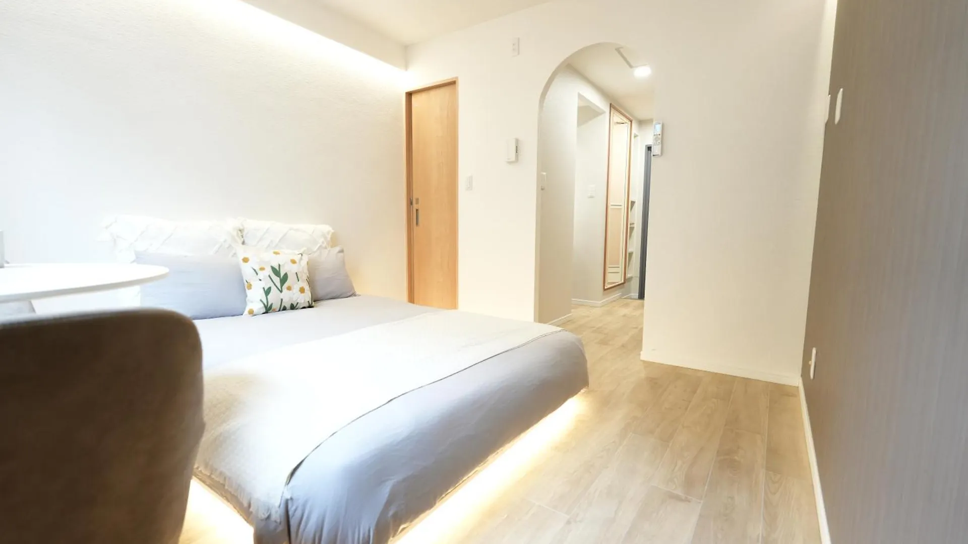 Central Higashinakano Guesthouse For 2 Steps From Subway contacts
